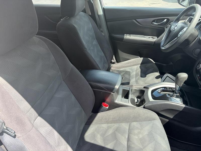 2014 Nissan Rogue Image 10