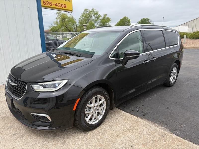 2021 Chrysler Pacifica Image 2