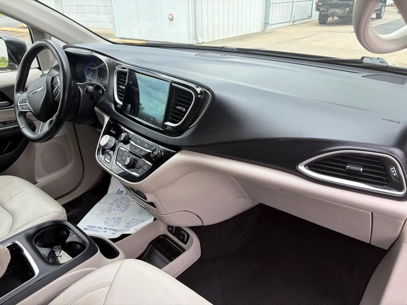 2021 Chrysler Pacifica Image 9