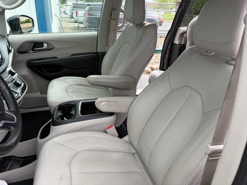 2021 Chrysler Pacifica Image 15