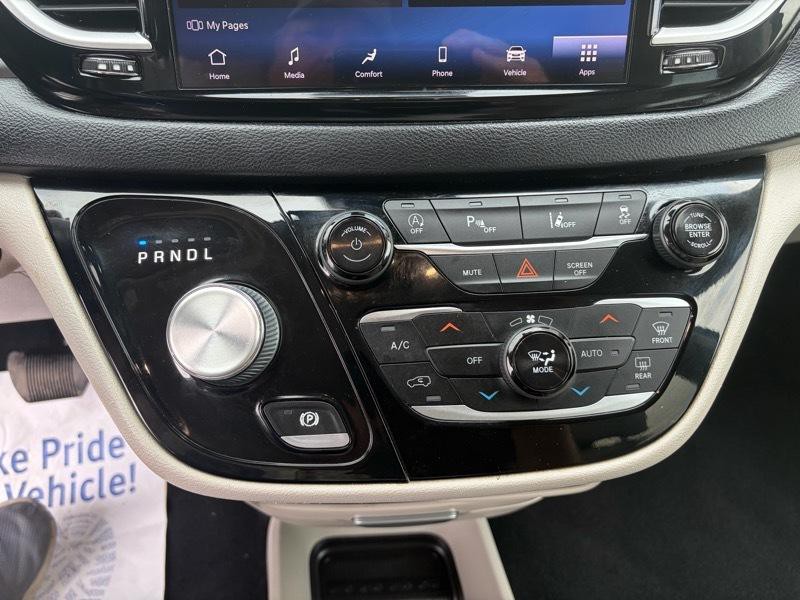 2021 Chrysler Pacifica Image 18