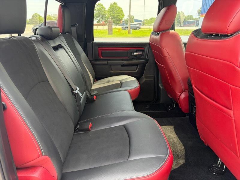 2016 RAM 1500 Image 12