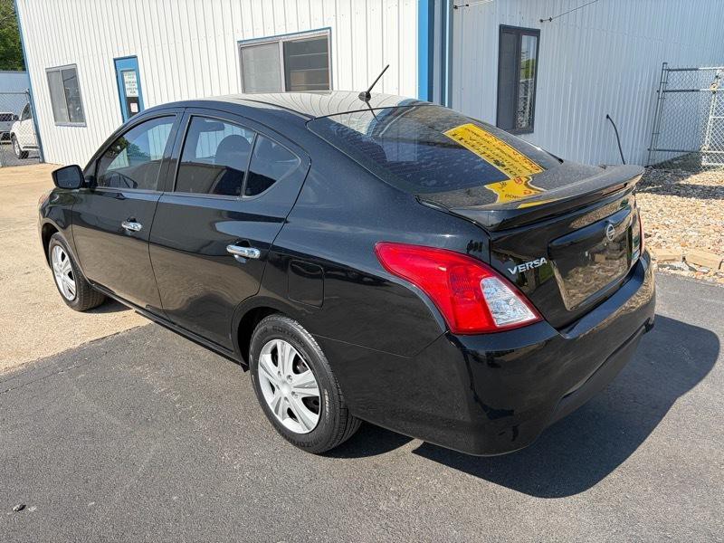 2016 Nissan Versa Image 7