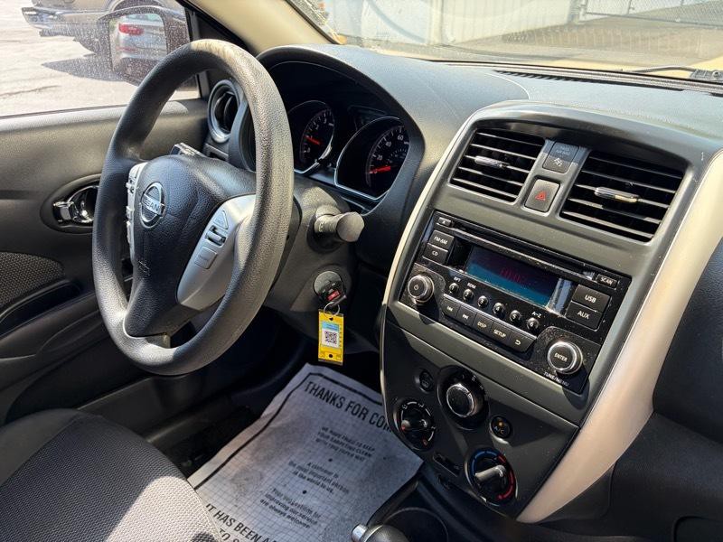 2016 Nissan Versa Image 10