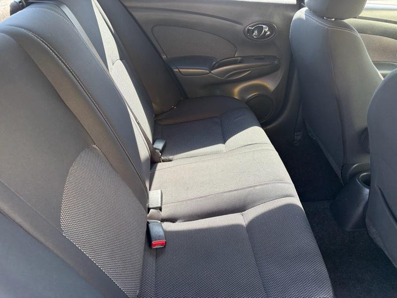 2016 Nissan Versa Image 11