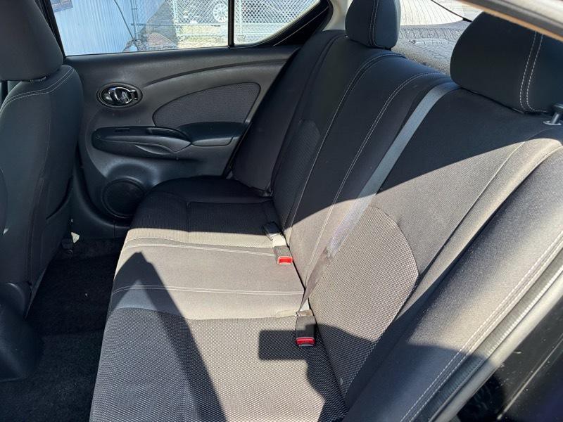2016 Nissan Versa Image 12
