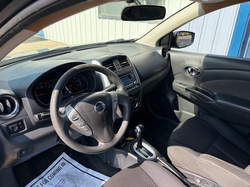 2016 Nissan Versa Image 13