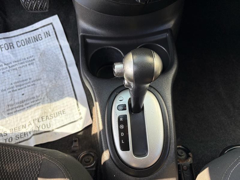 2016 Nissan Versa Image 17