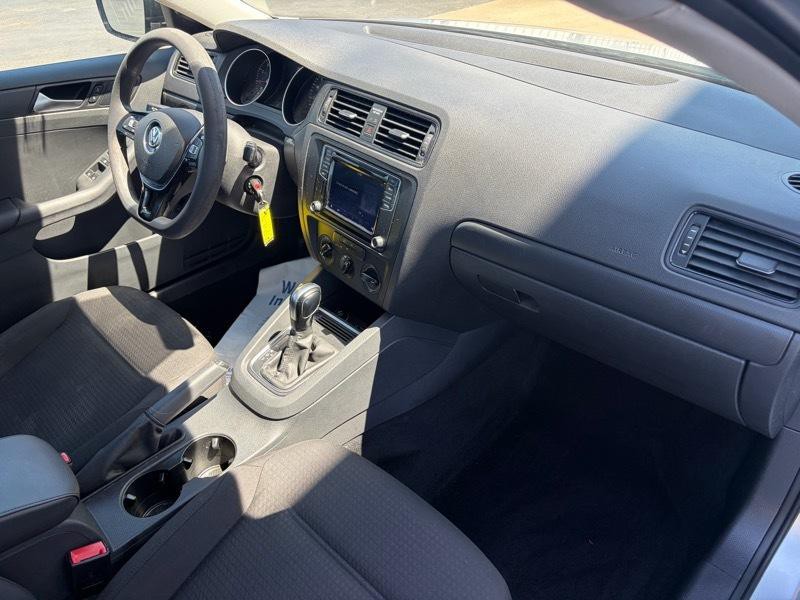 2016 Volkswagen Jetta Image 8
