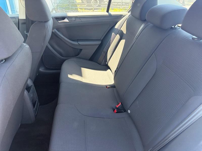 2016 Volkswagen Jetta Image 12