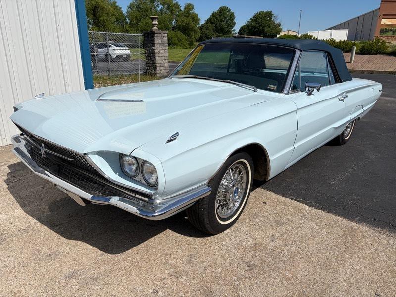 1966 Ford Thunderbird Image 2