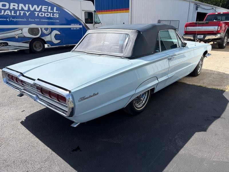 1966 Ford Thunderbird Image 5