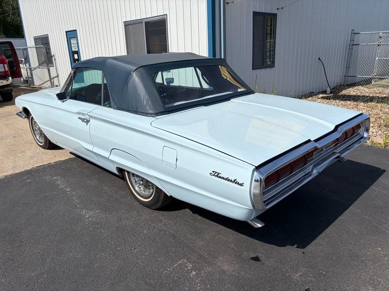1966 Ford Thunderbird Image 7