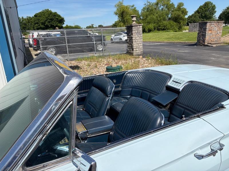 1966 Ford Thunderbird Image 9