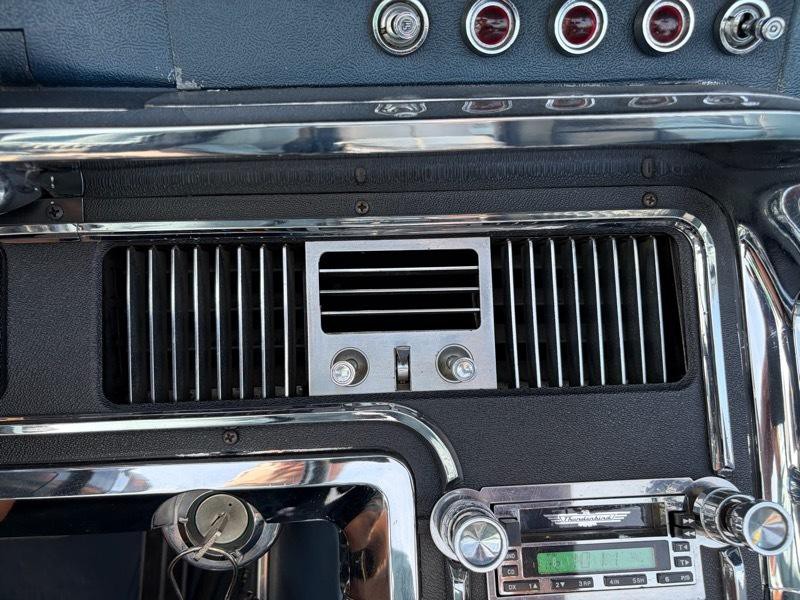 1966 Ford Thunderbird Image 14