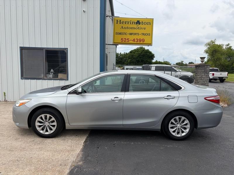 2015 Toyota Camry Image 1