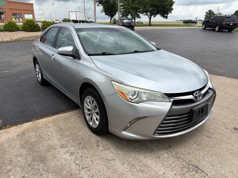 2015 Toyota Camry Image 4