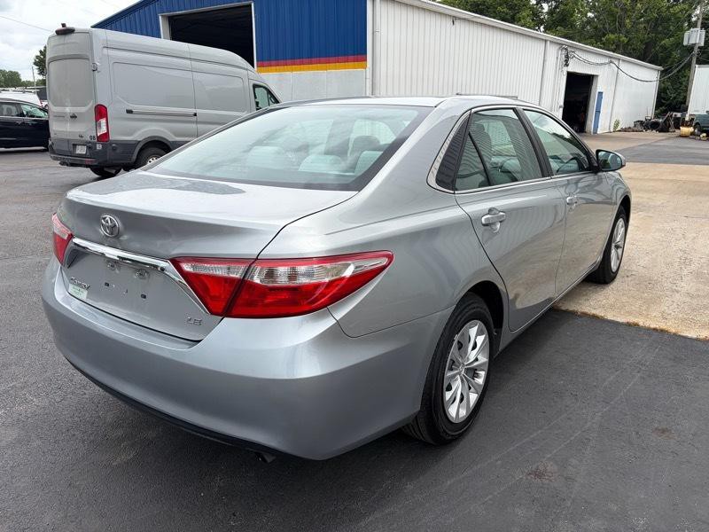 2015 Toyota Camry Image 5