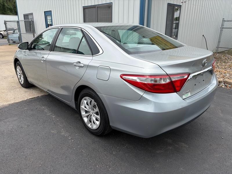 2015 Toyota Camry Image 7