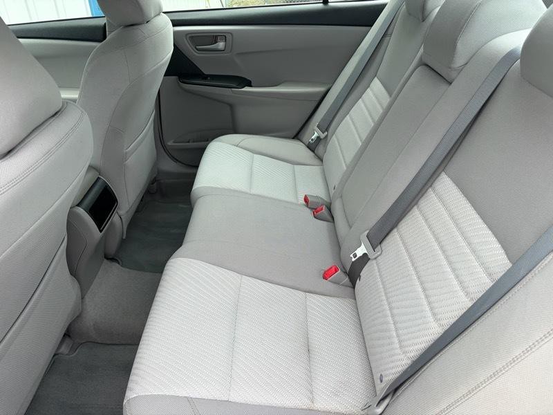 2015 Toyota Camry Image 12
