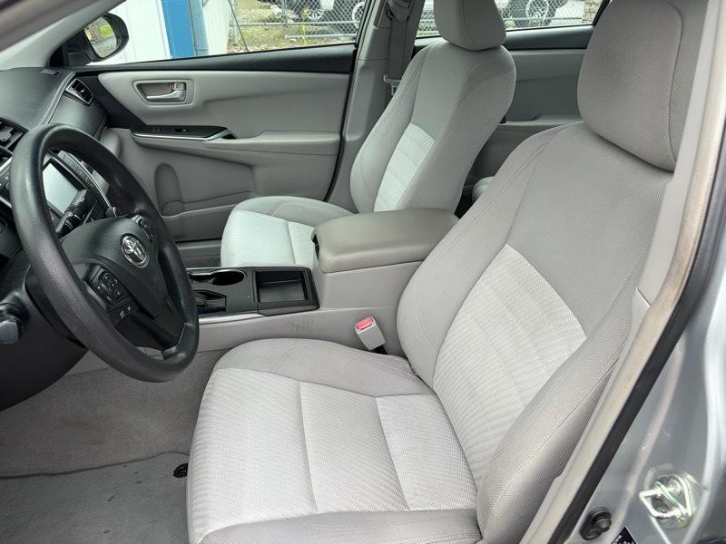 2015 Toyota Camry Image 13