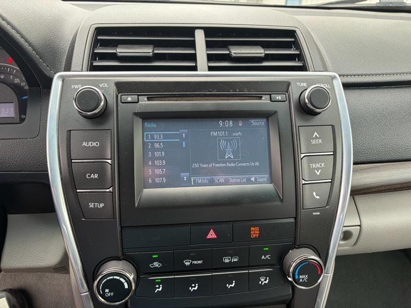 2015 Toyota Camry Image 15
