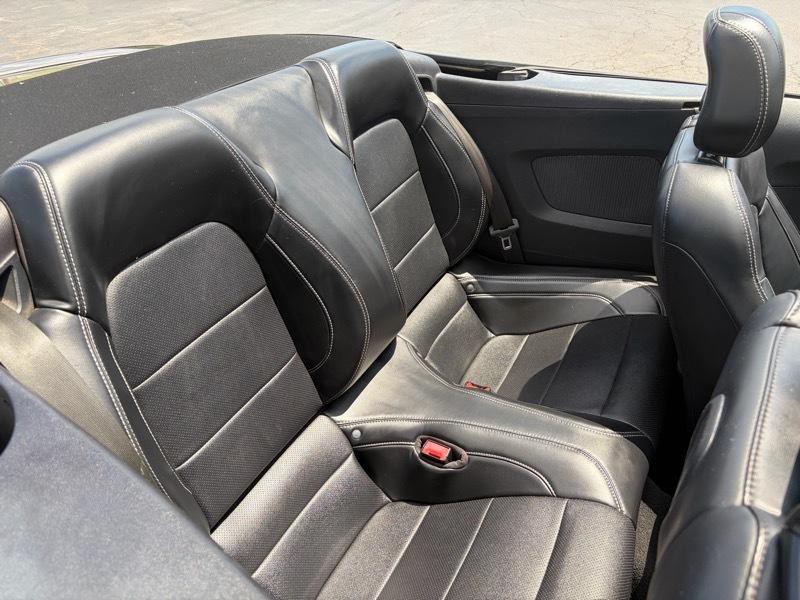 2019 Ford Mustang Image 11
