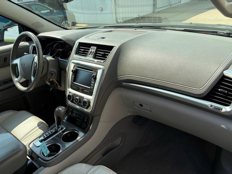 2015 GMC Acadia Image 9