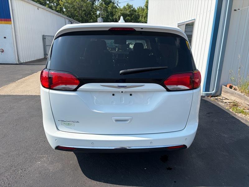 2020 Chrysler Pacifica Image 5