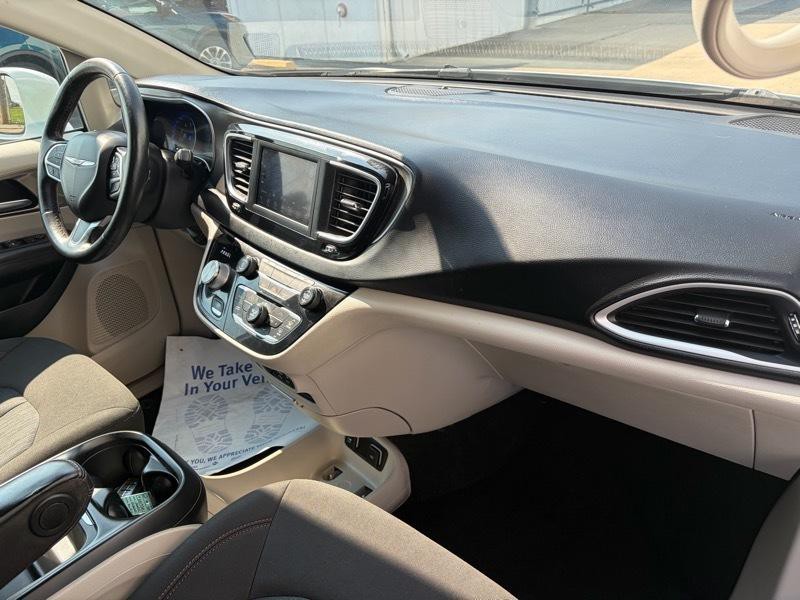 2020 Chrysler Pacifica Image 8