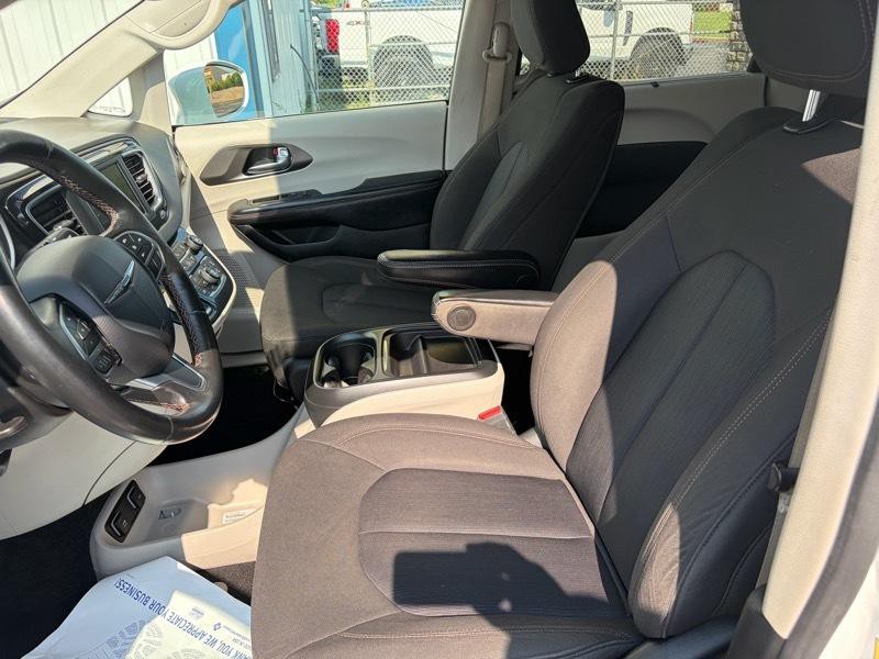 2020 Chrysler Pacifica Image 16