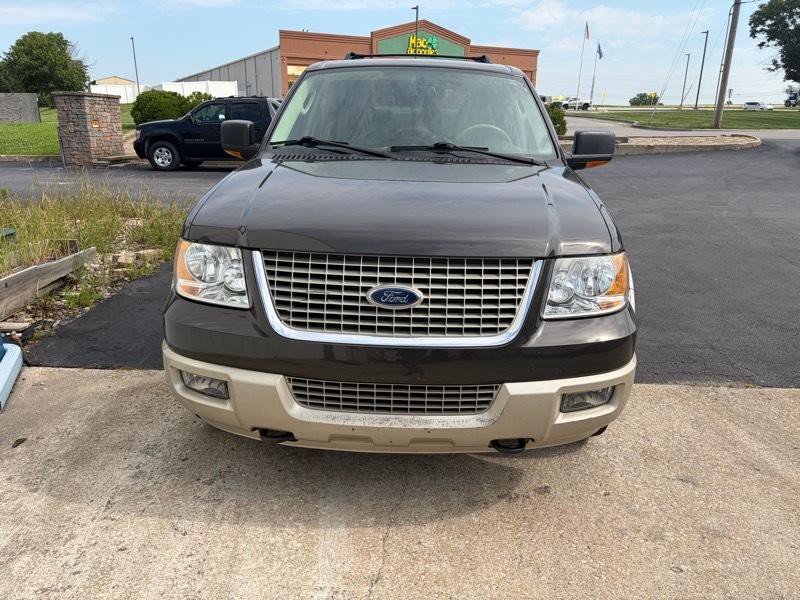2005 Ford Expedition Image 3