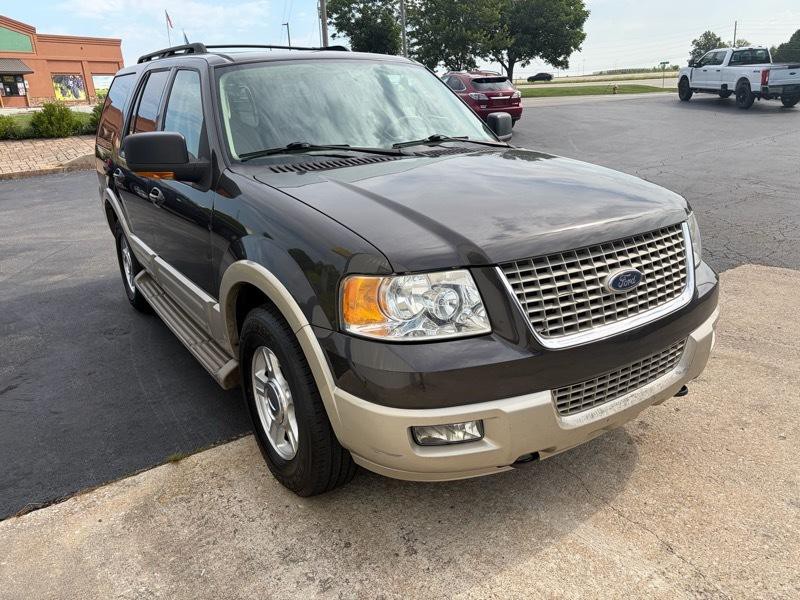 2005 Ford Expedition Image 4