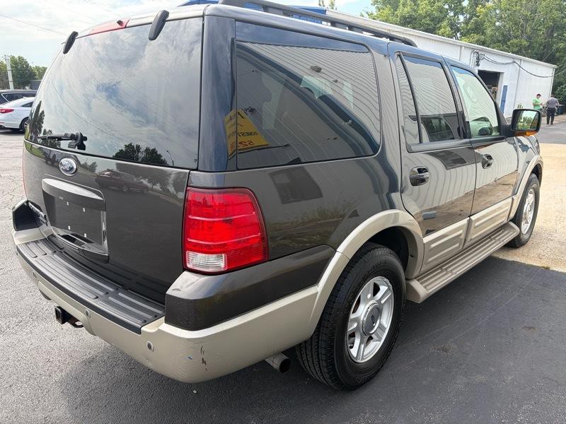 2005 Ford Expedition Image 5