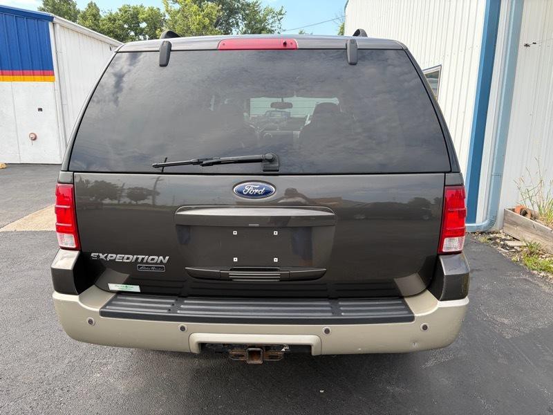 2005 Ford Expedition Image 6