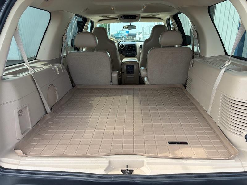 2005 Ford Expedition Image 8