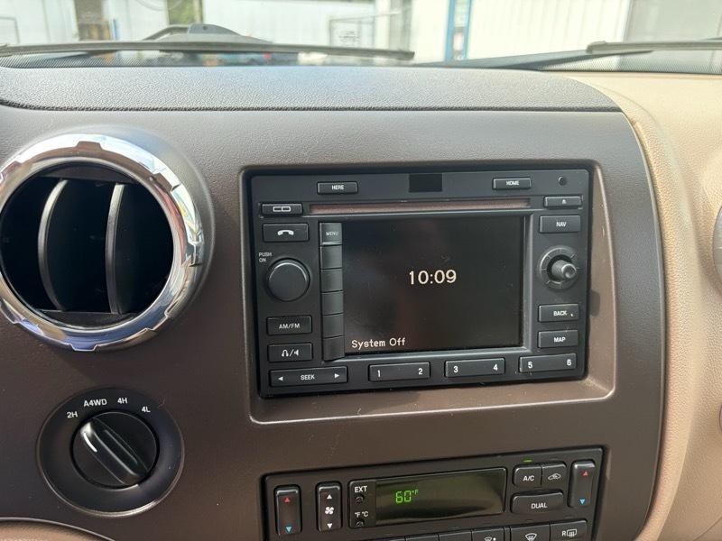 2005 Ford Expedition Image 17