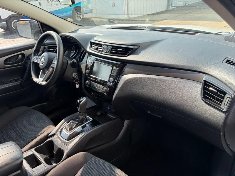 2019 Nissan Rogue Image 8