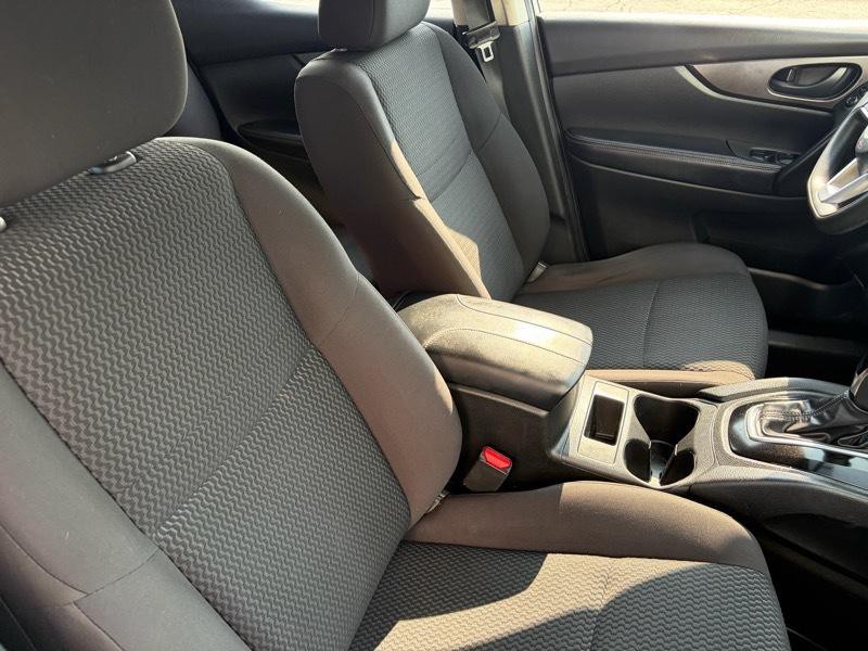 2019 Nissan Rogue Image 9