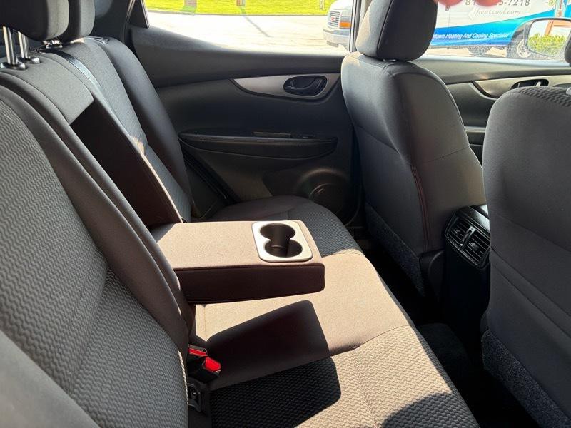 2019 Nissan Rogue Image 11