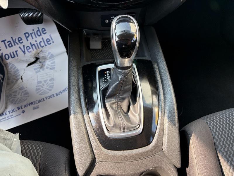 2019 Nissan Rogue Image 18