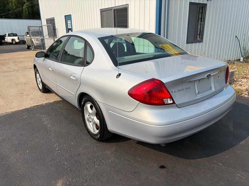 2003 Ford Taurus Image 7
