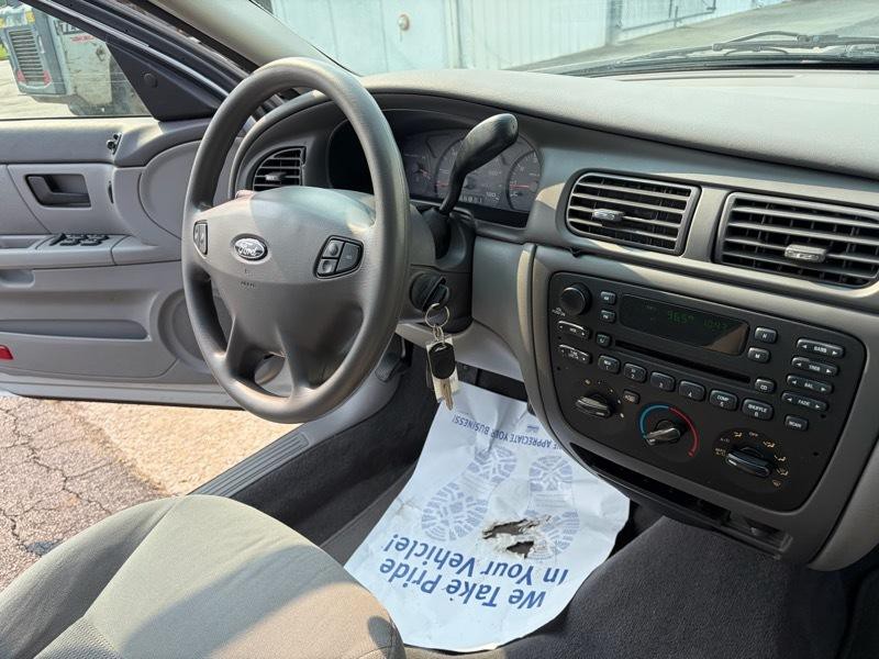 2003 Ford Taurus Image 10