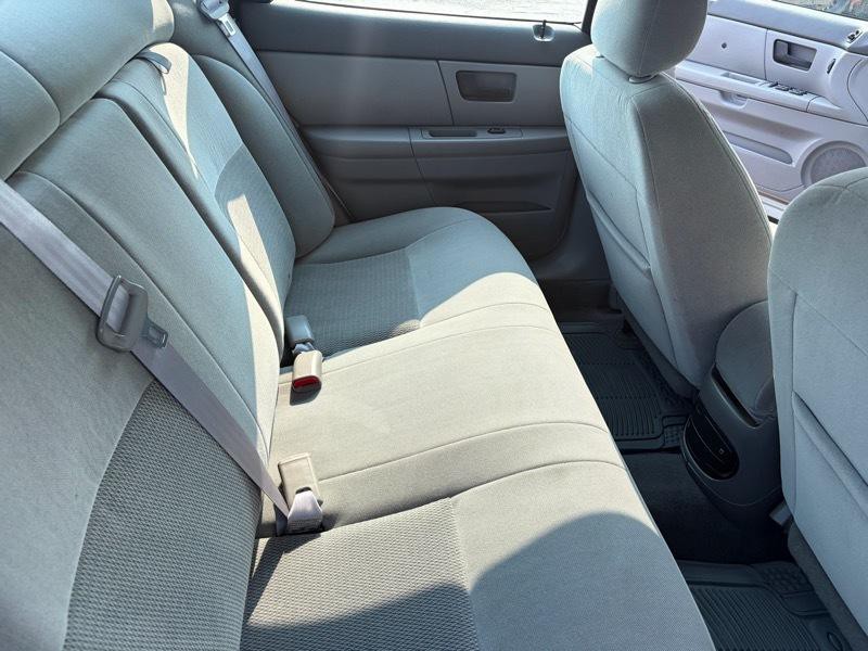 2003 Ford Taurus Image 12
