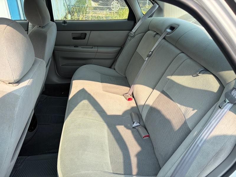 2003 Ford Taurus Image 13