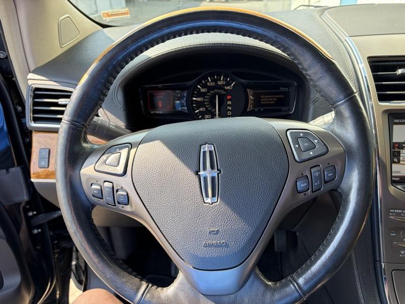 2011 Lincoln MKX Image 19
