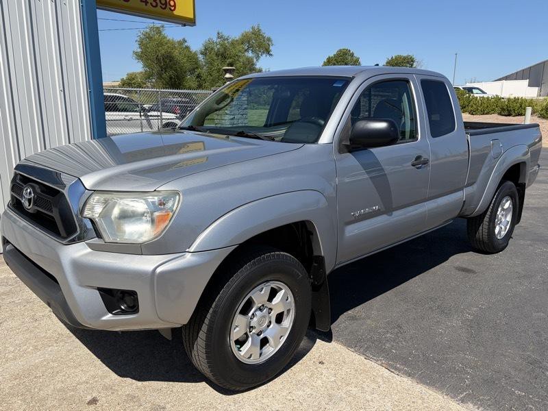 2014 Toyota Tacoma Image 2