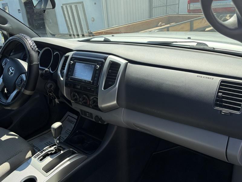2014 Toyota Tacoma Image 8