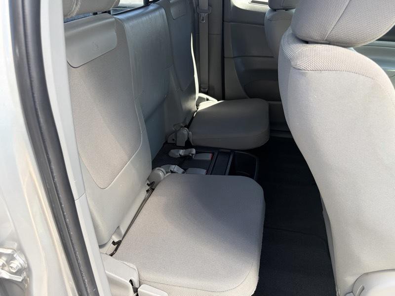 2014 Toyota Tacoma Image 11