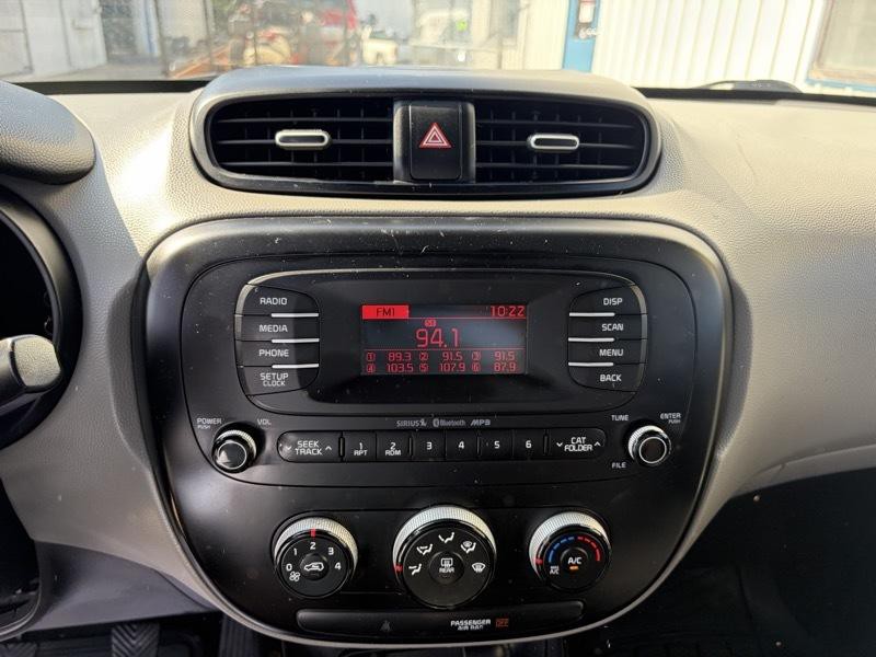 2015 Kia Soul Image 18